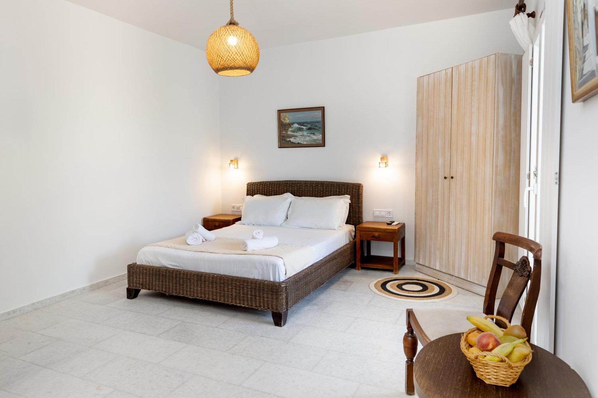 Helios Beach Studios Plaka  Exterior photo